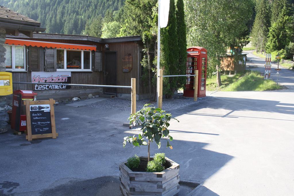Sporti Grusch Hostel Eksteriør bilde