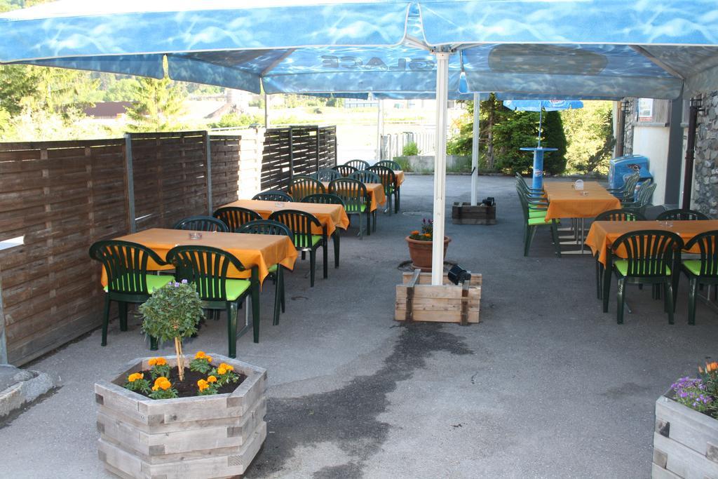 Sporti Grusch Hostel Eksteriør bilde
