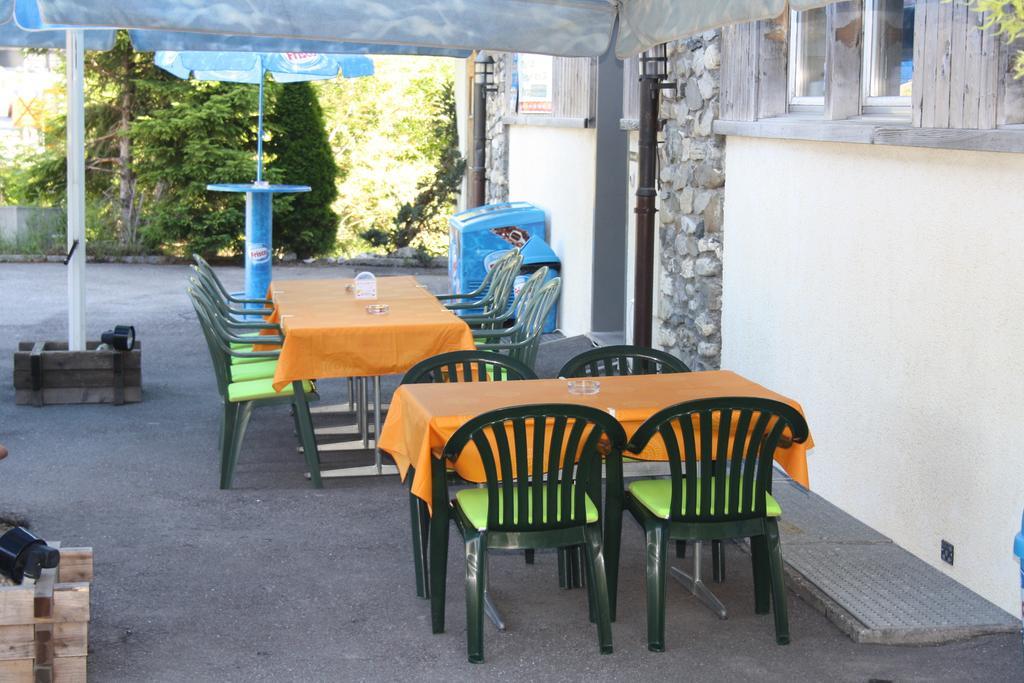 Sporti Grusch Hostel Eksteriør bilde