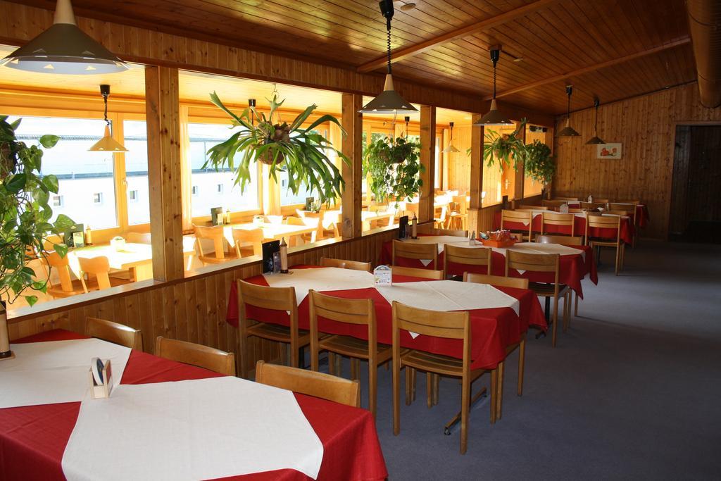 Sporti Grusch Hostel Eksteriør bilde