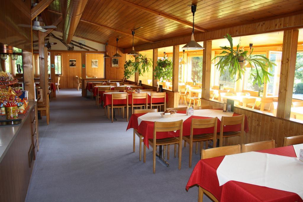 Sporti Grusch Hostel Eksteriør bilde