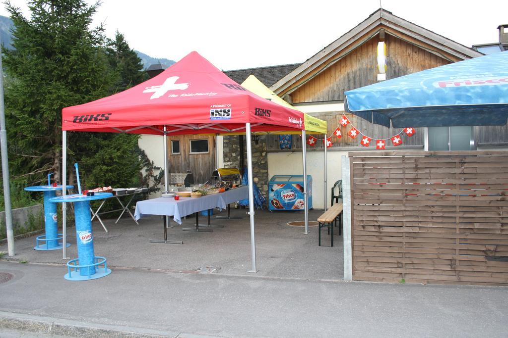 Sporti Grusch Hostel Eksteriør bilde